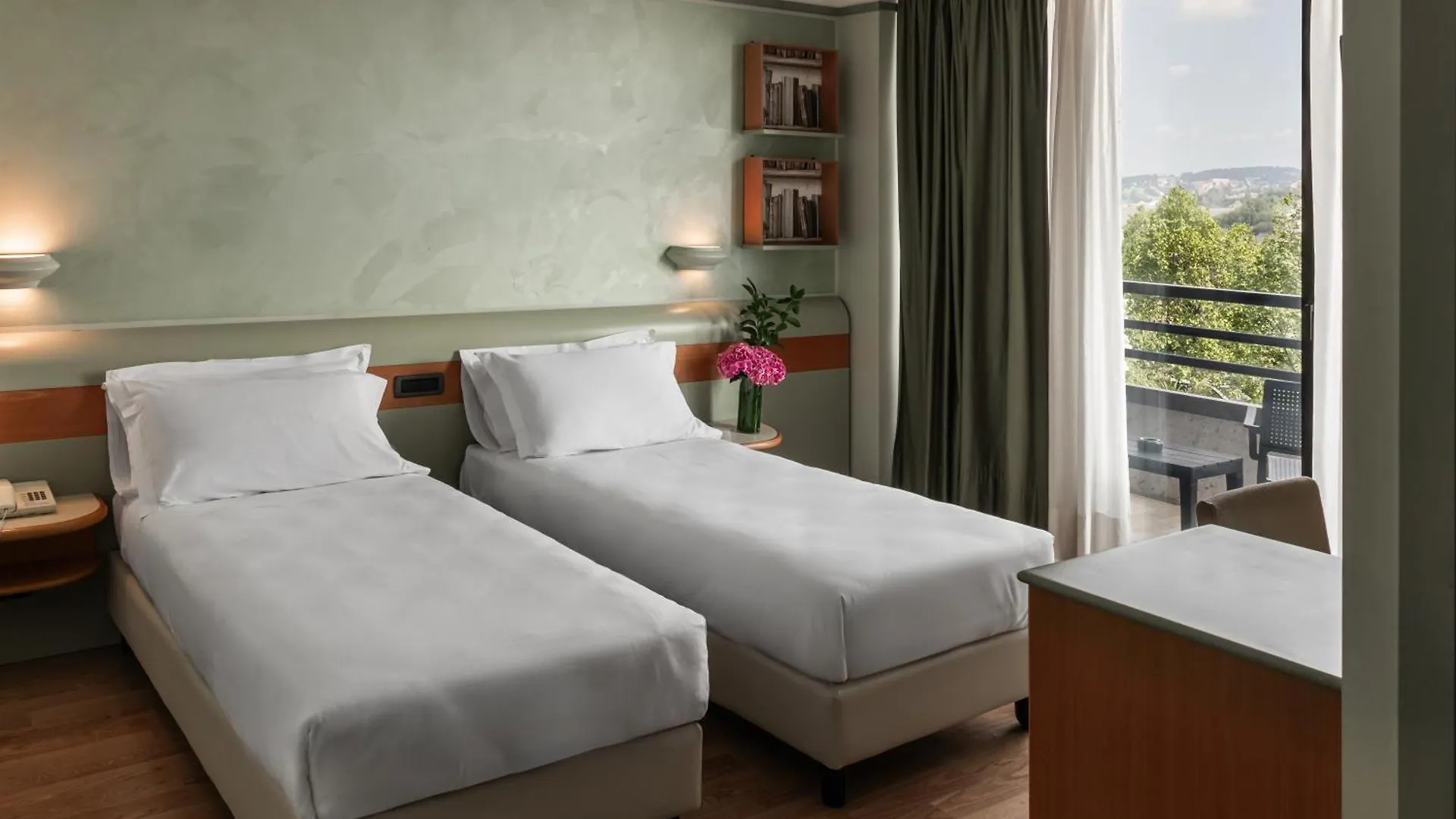 ****  ארבה Hotel Leonardo Da Vinci איטליה