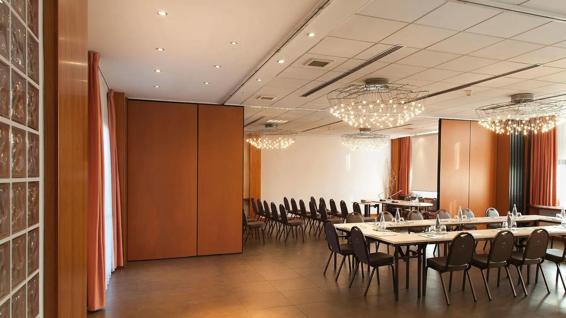 Hotel Leonardo Da Vinci Erba 4*,  Italy