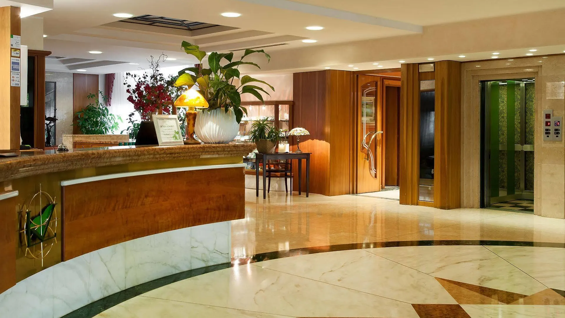 Hotel Leonardo Da Vinci Erba 4*,  Italy