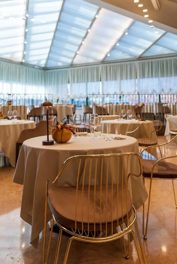 ****  Hotel Leonardo Da Vinci Erba Itálie